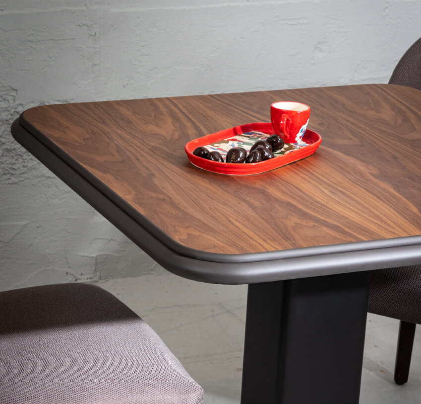 BUGGER DINING TABLE